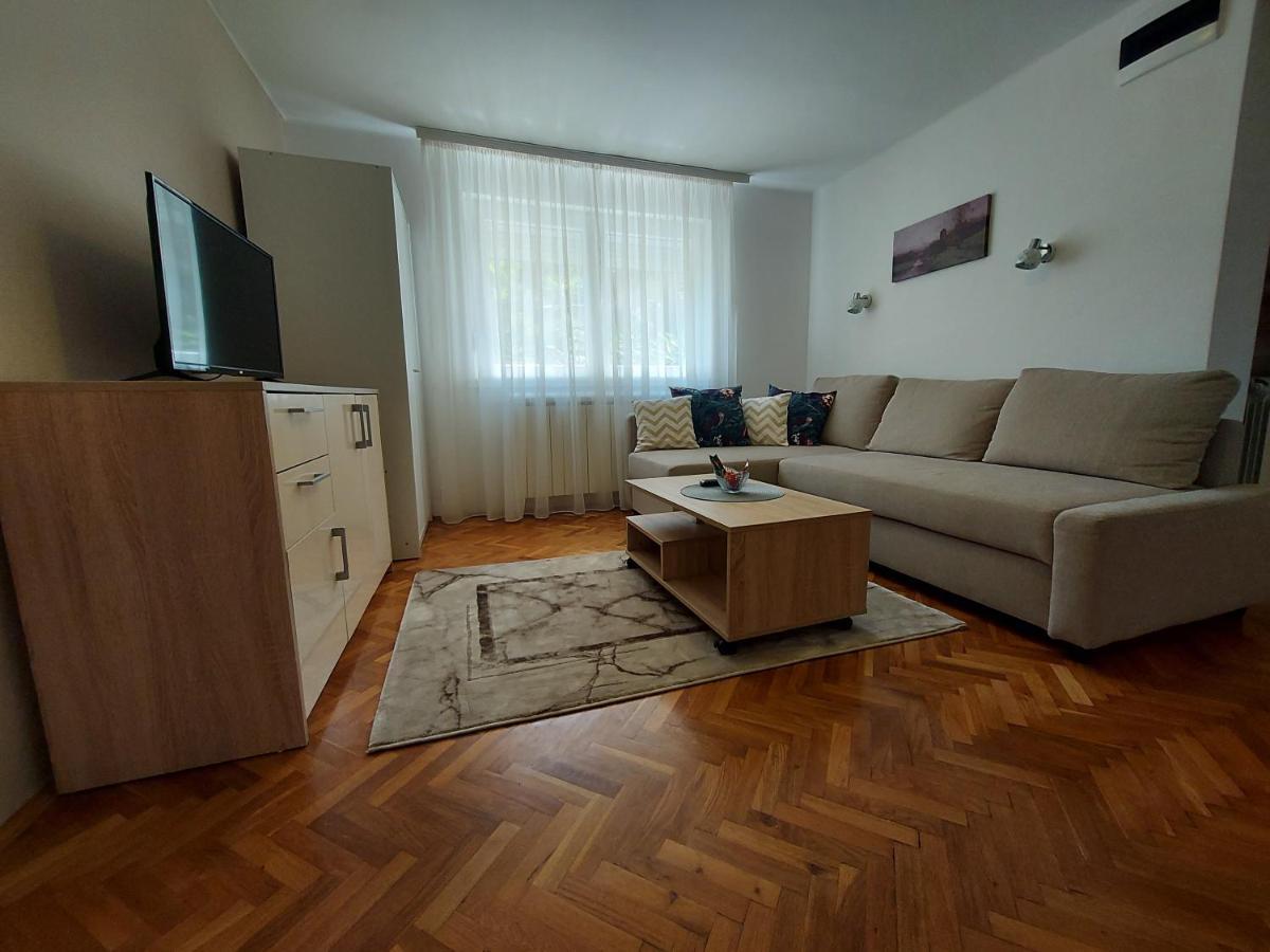 Apartment Holiday Vrnjačka Banja エクステリア 写真