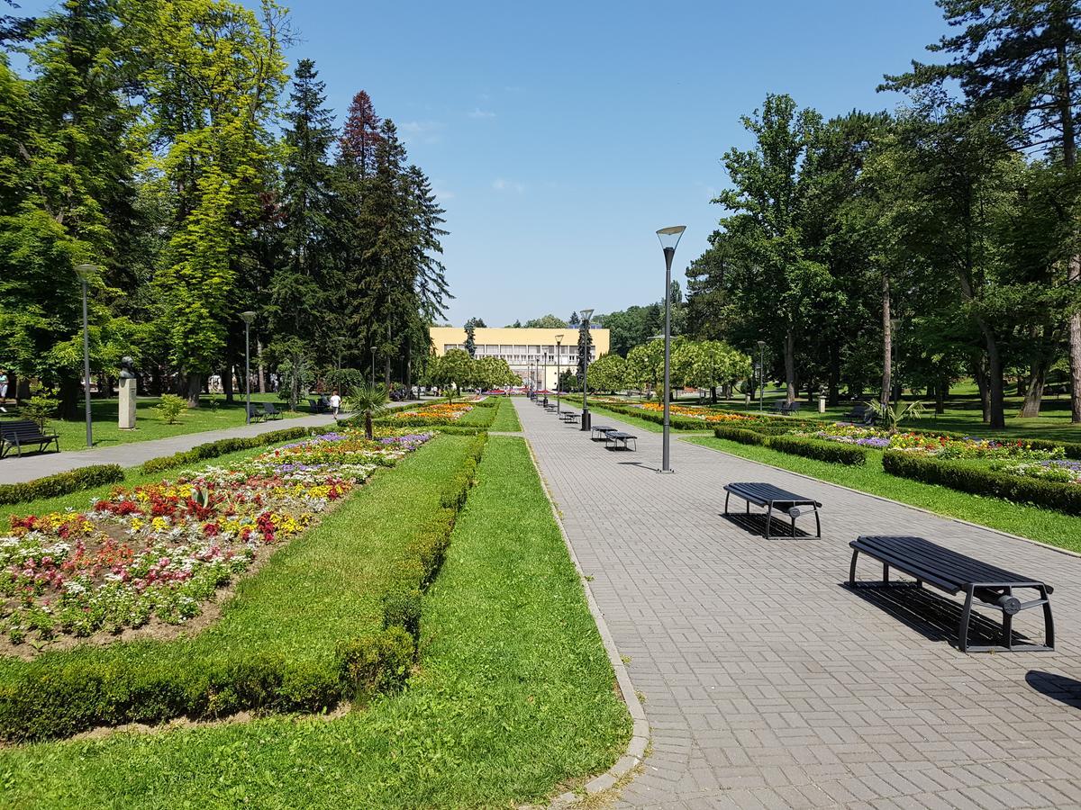 Apartment Holiday Vrnjačka Banja エクステリア 写真